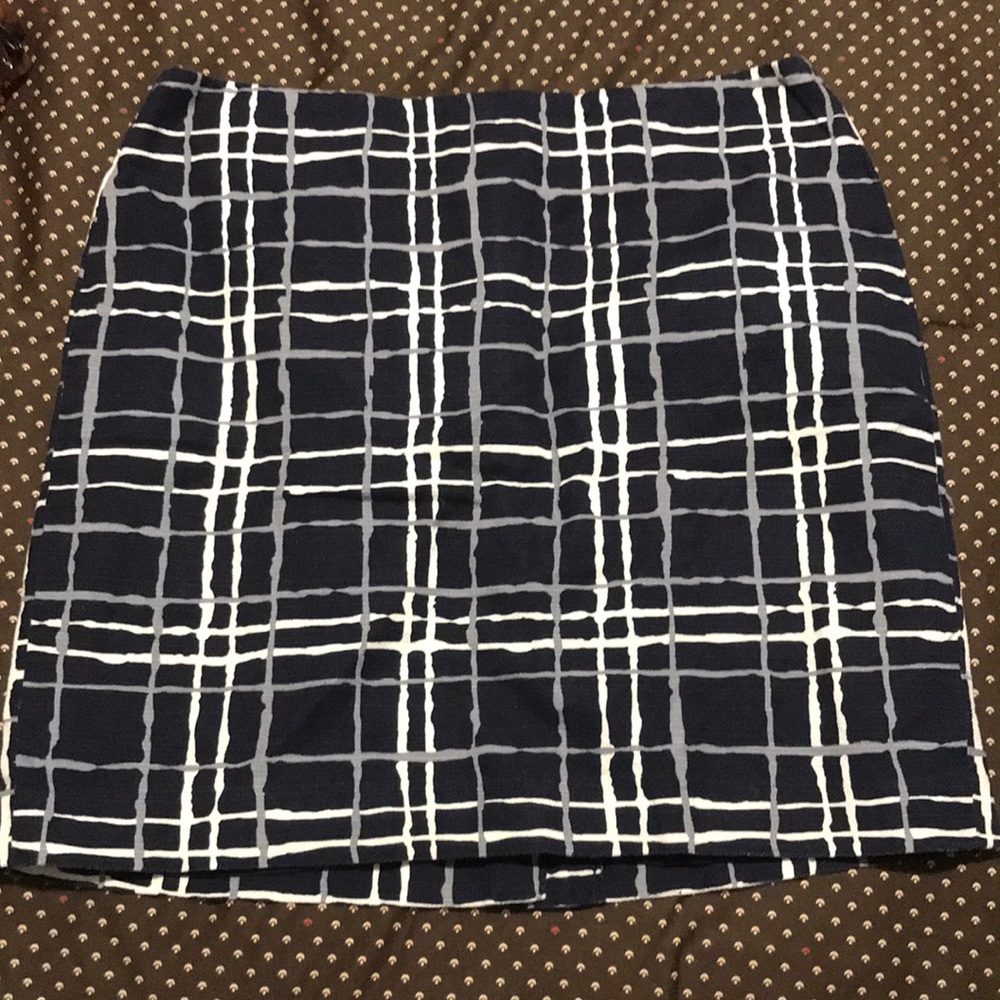 Navy plaid skirt size 6